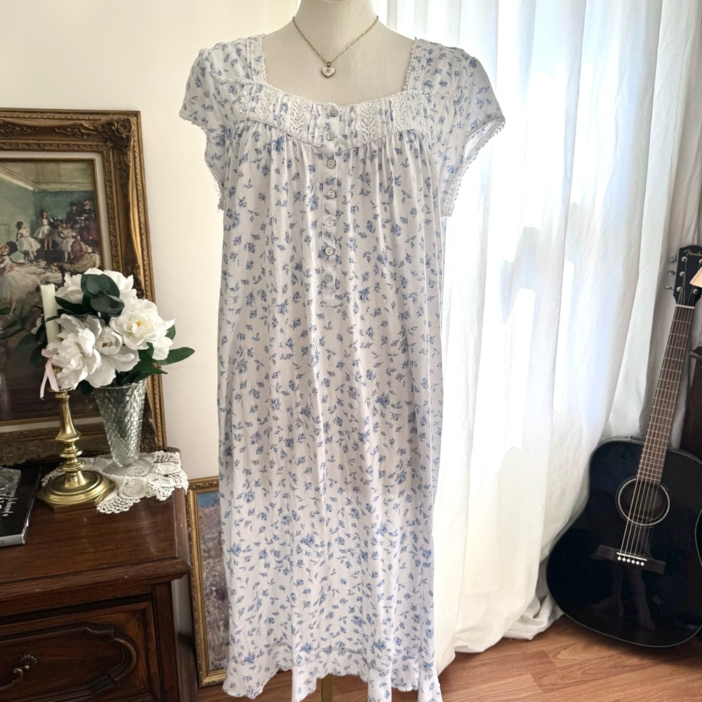 Eileen West White and Blue Floral Nightgown